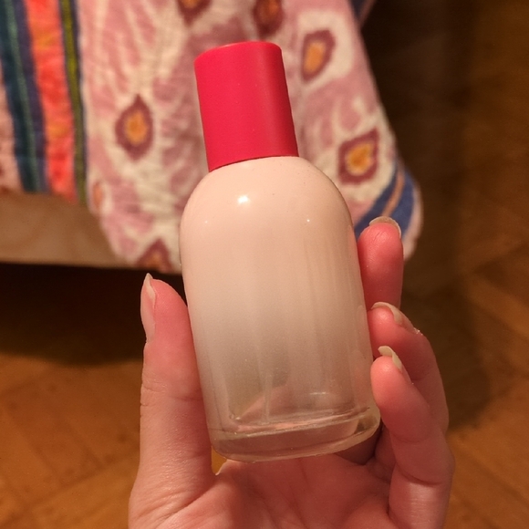 Glossier You - Picture 1 of 3